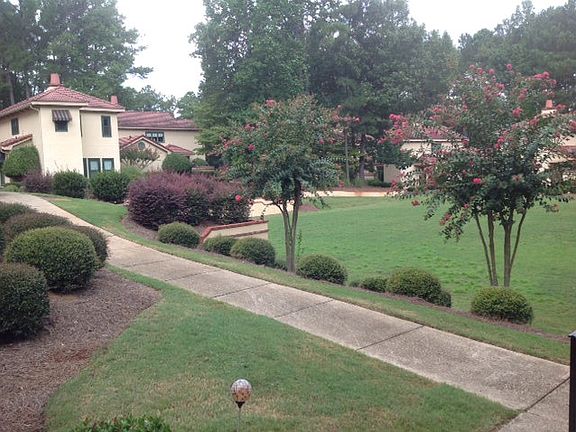 4th image of 1410 Club Dr #6