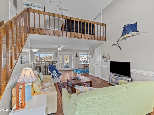 407 Cedar Point Boulevard, Cedar Point, NC 28584
