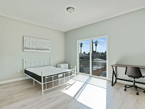 4th image of 1702-1704 W Jefferson Blvd #C