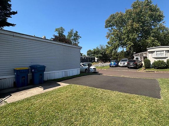 4th image of 6319 Fuller Dr