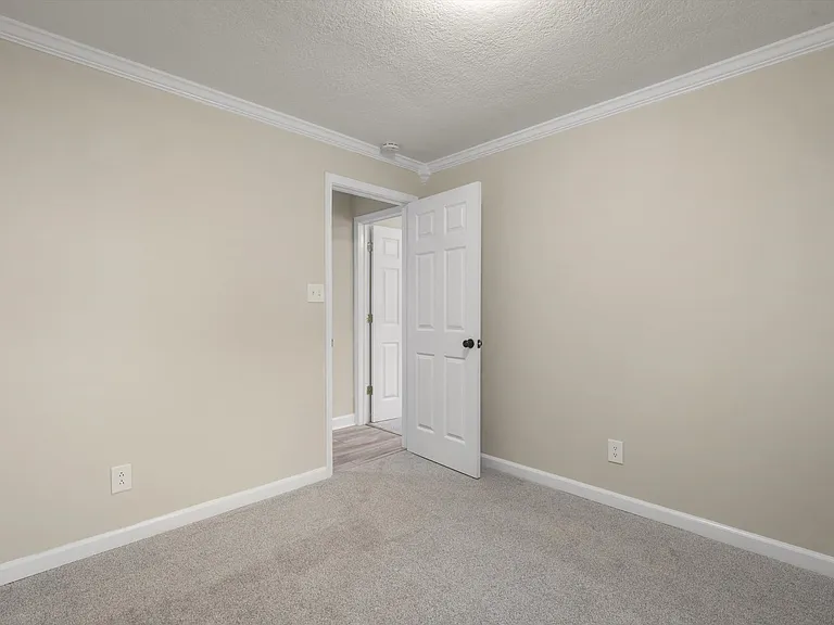 408 Lineberry Rd — Photo 44