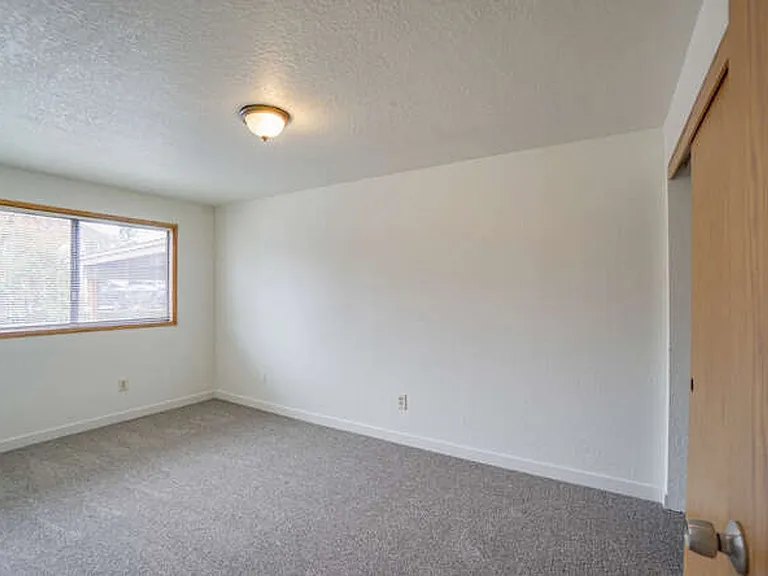 3002 19th Ave — Photo 32
