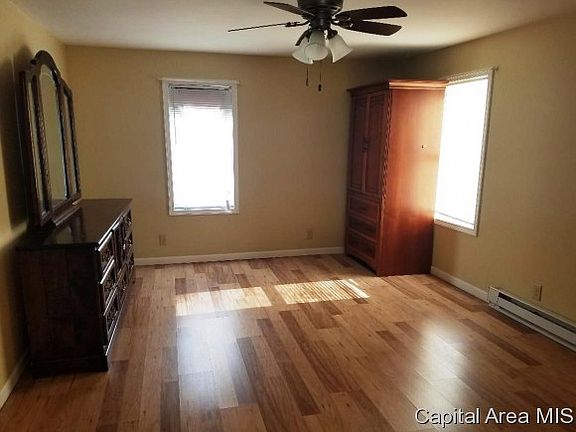 5th image of 600 E 5th Ave