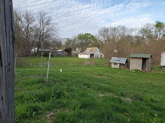 3rd image of 4898 SE Evans Rd