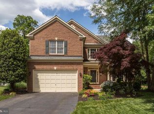 1833 Foxstone Dr, Vienna, VA 22182