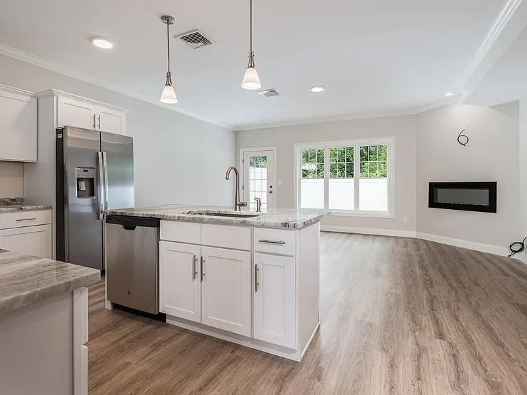 8 Edgewater Cir #8 — Photo 7