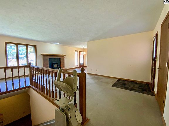 3rd image of 1905 Landon St