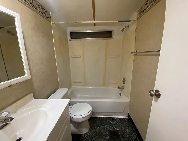 10457 S 228th Ln #A — Photo 17