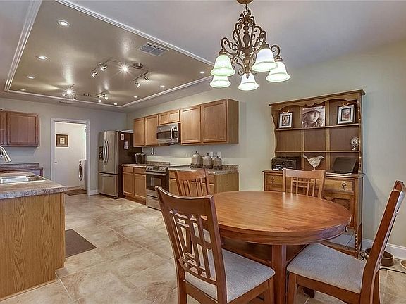 5th image of 1417 Lauren Dr