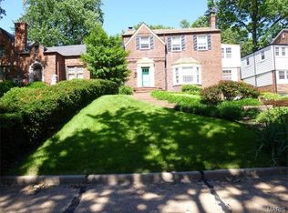 7427 Ravinia Dr, Saint Louis, MO 63121