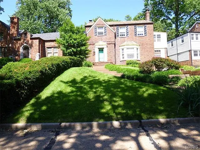 7427 Ravinia Dr photo 1