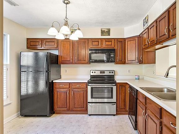4th image of 7815 Balineen Ct