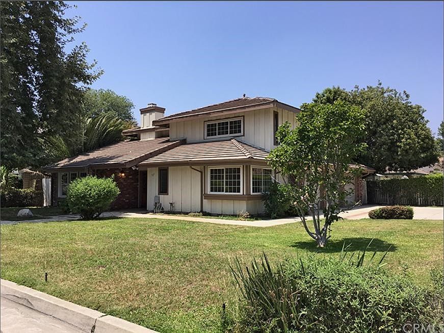 1st image of 517 E Sandra Ave