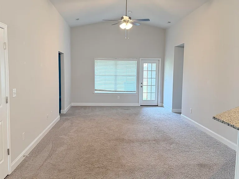 214 Alonzo Toney Dr — Photo 8