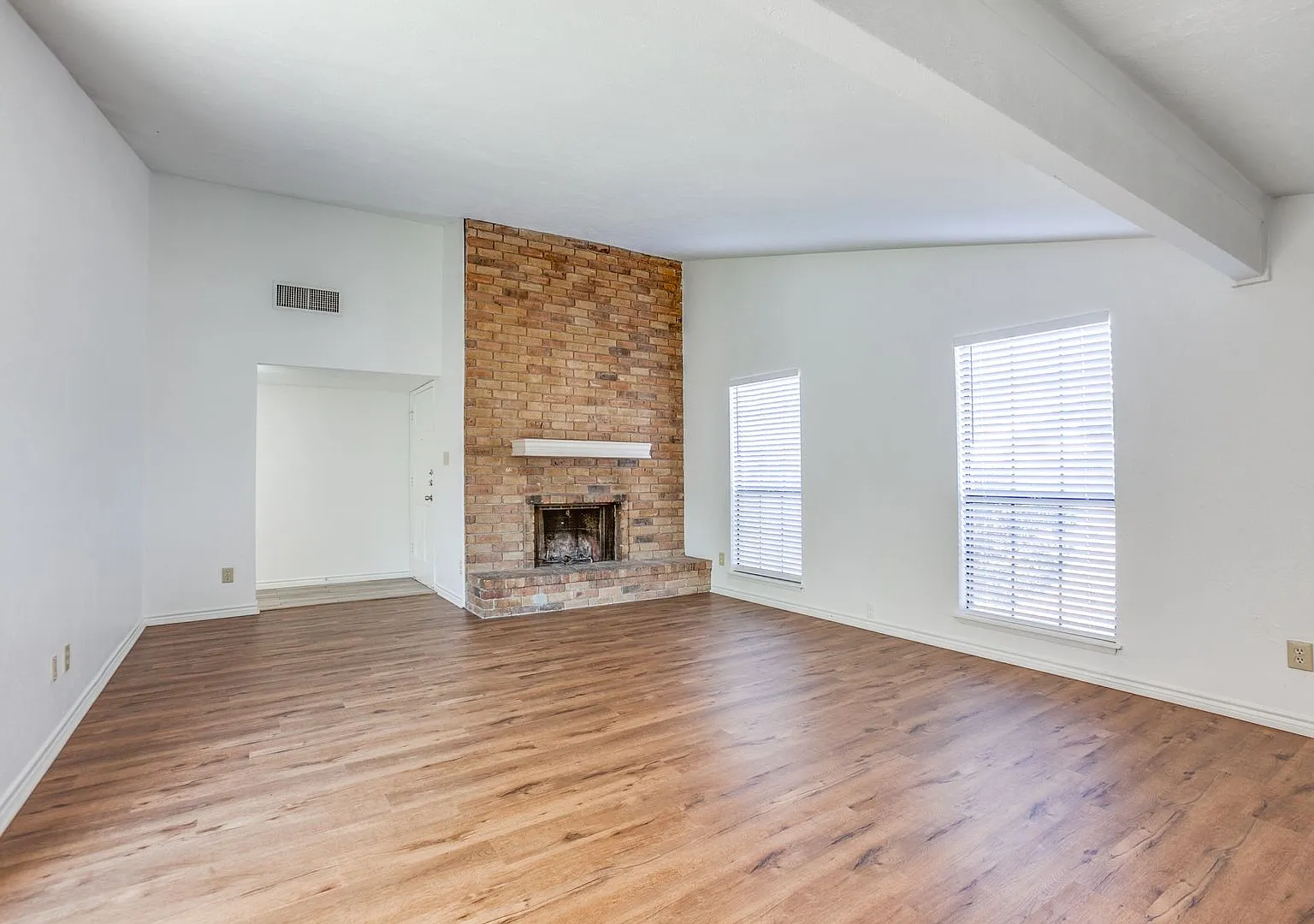 One Story 3 Bedroom, 2 Bathroom Home In Plano Isd For Lease! — Photo 4