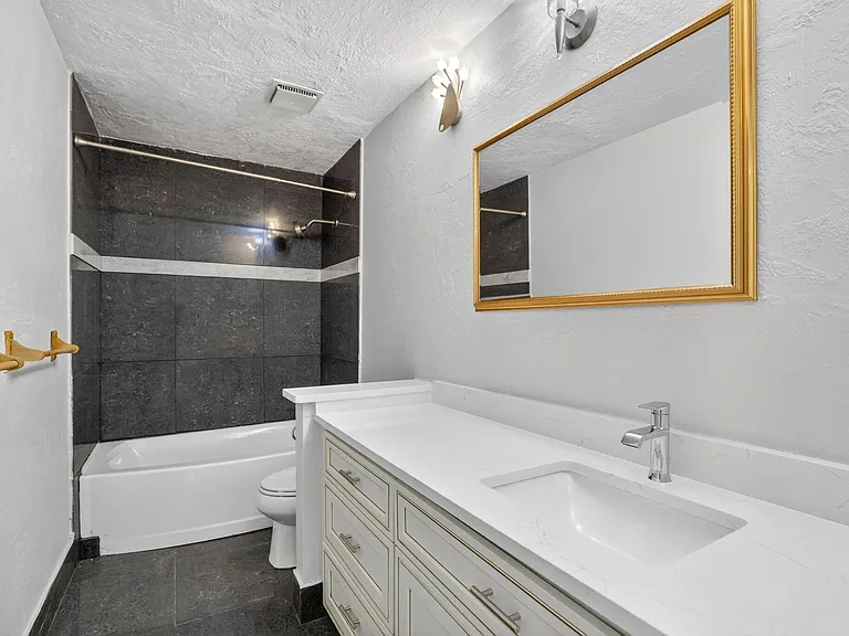 2403 NW 118th Ter — Photo 15