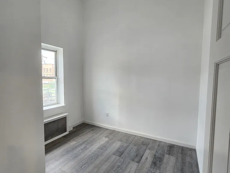 10 Brighton Ave #2 — Photo 3