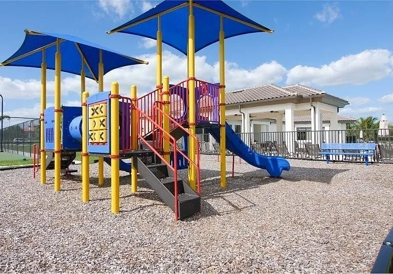 14499 Cantabria Dr — Photo 34