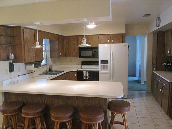 2nd image of 10133 Bridlewood Ave