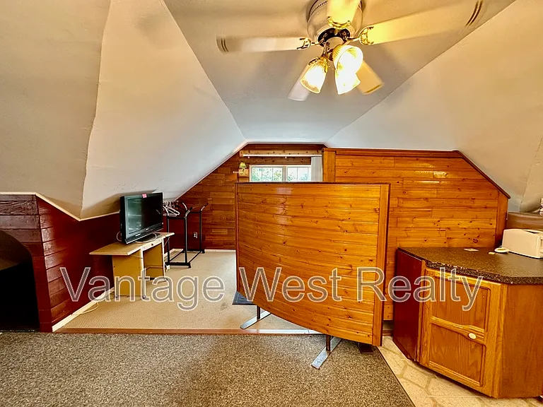 840 Bernard Ave — Photo 32