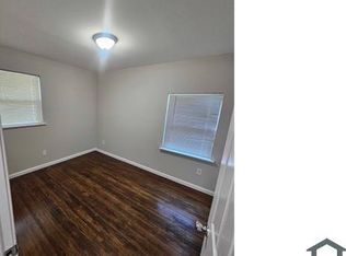 318 Crawford Rd, Saint Louis, MO 63137