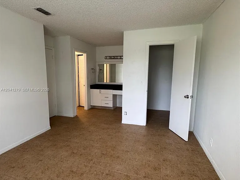 3400 Pinewalk Dr N #924 — Photo 7
