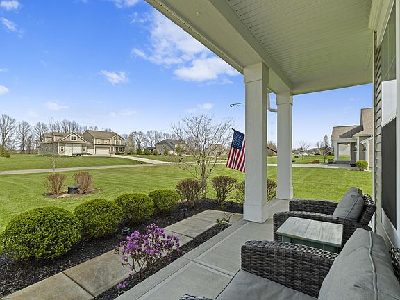 5th image of 7822 Meadow Chase Dr