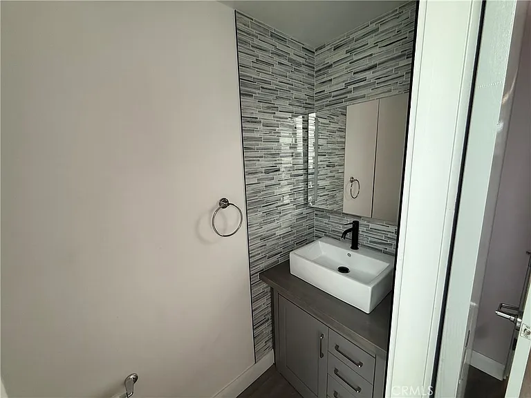 177 E City Place Dr — Photo 9