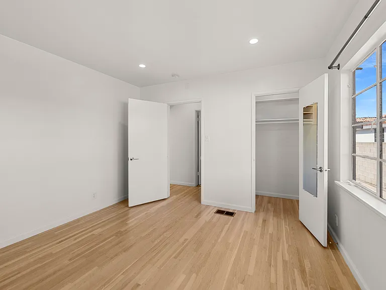 1717 Selby Ave — Photo 17
