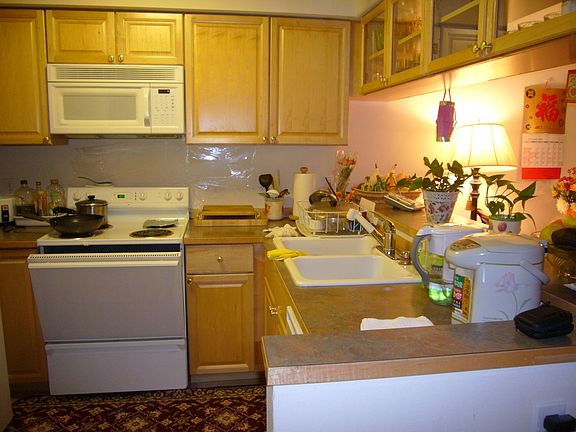 4th image of 2805 NE 125th St APT 407