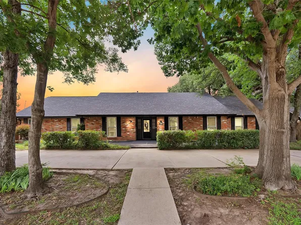 1601 Oak Meadow Dr, Irving, TX 75061