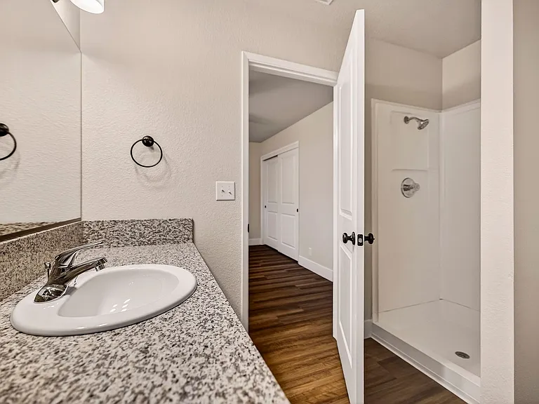 2925 Burnap Ave — Photo 18