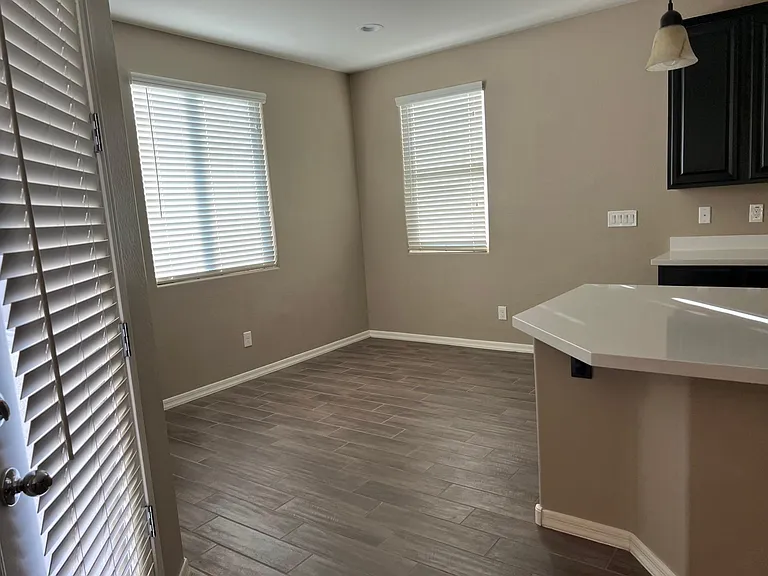 17437 W Victory St — Photo 4