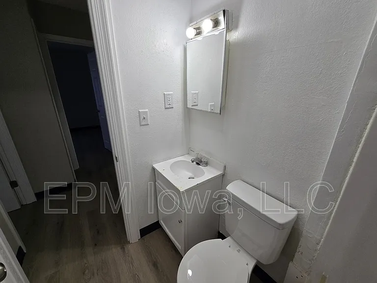 1125 N Barclay St — Photo 16