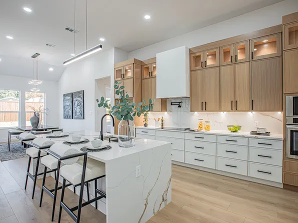 6807 Coral Ln, Sachse, TX 75048