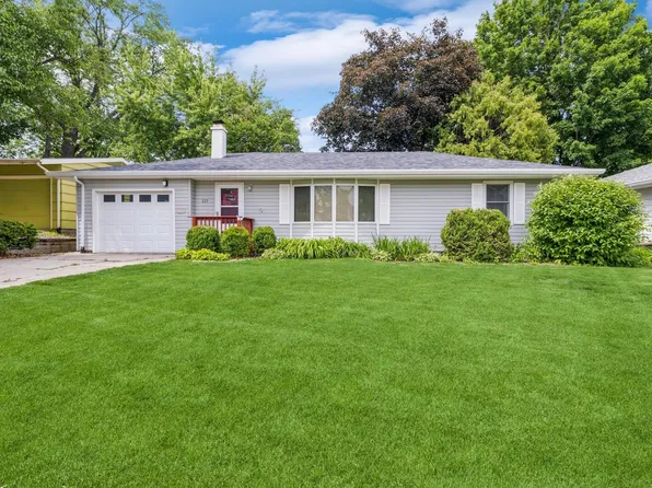 221 16th St, Ames, IA 50010