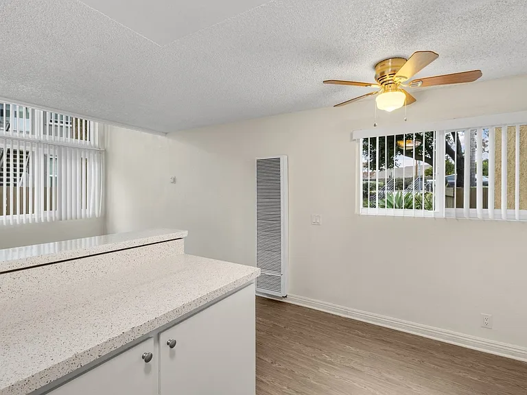 Park Place Apartments — Photo 31