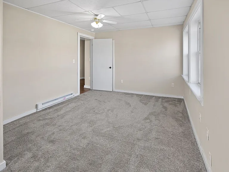 113 N Roche St — Photo 16