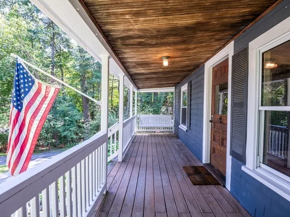 34 Lowell Rd, North Reading, MA 01864