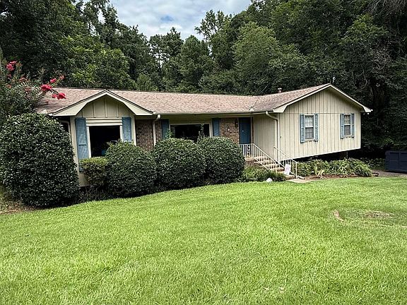 3rd image of 204 Laurel Dr