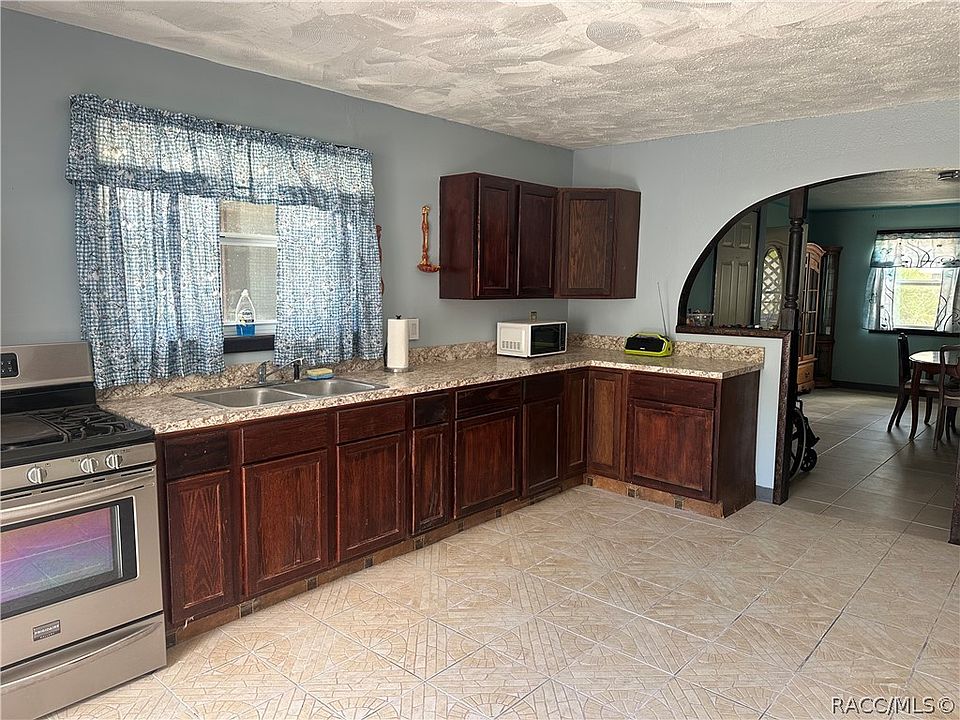 1st image of 8240 W Edgehill Ct