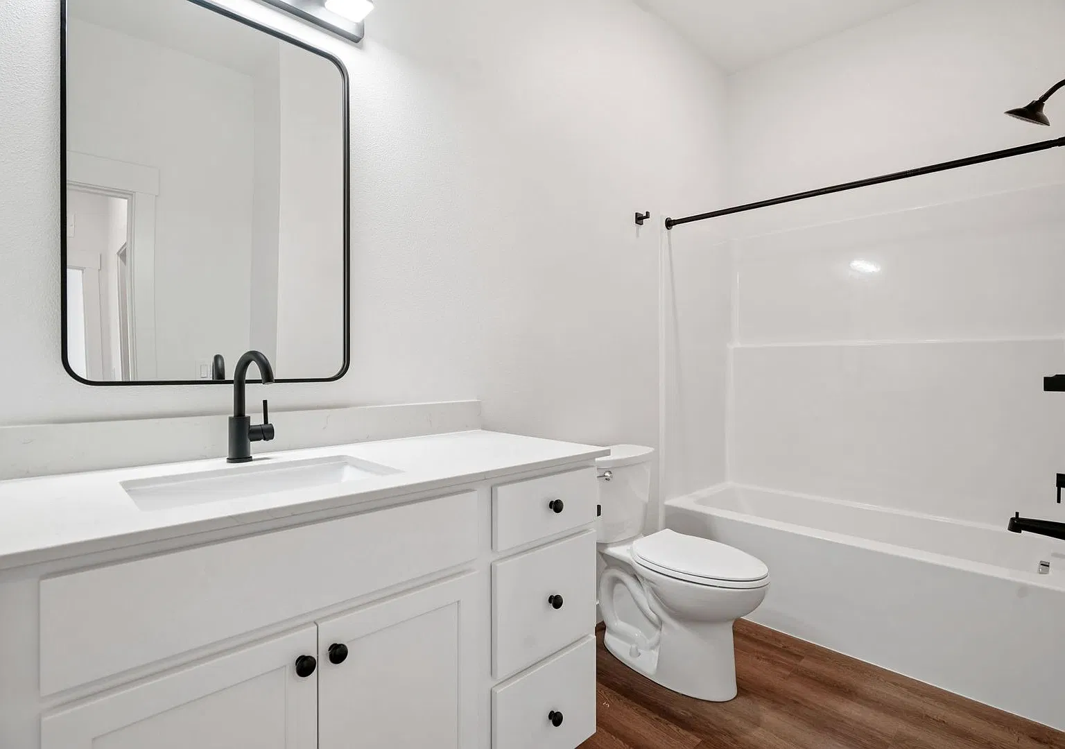 River Park Apartments — Photo 2