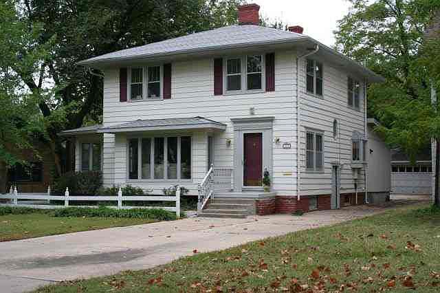 1st image of 229 S Belmont St