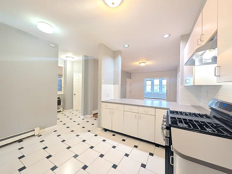 69 Beacon Ave #2 — Photo 12