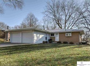 9629 Maple Dr, Omaha, NE 68134