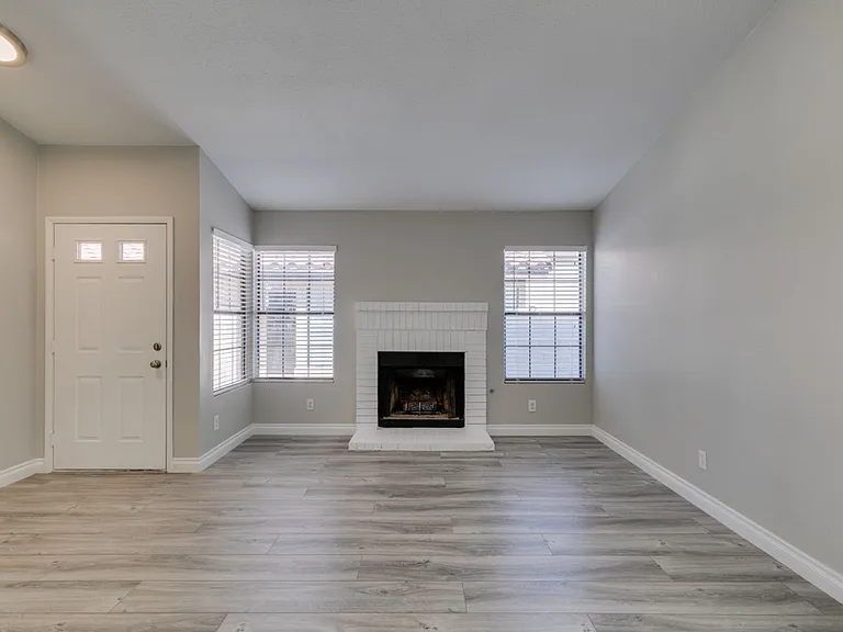 8292 Palmada Dr — Photo 9