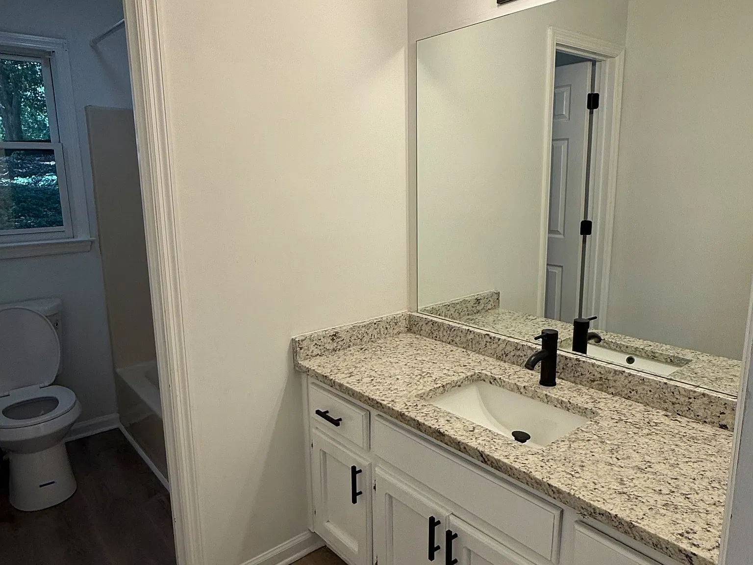 5 bed, 2564 sqft, $3,500 — Photo 4