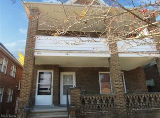 798 Alhambra Rd, Cleveland, OH 44110
