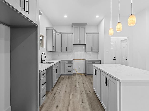 5th image of 7808 Denton St