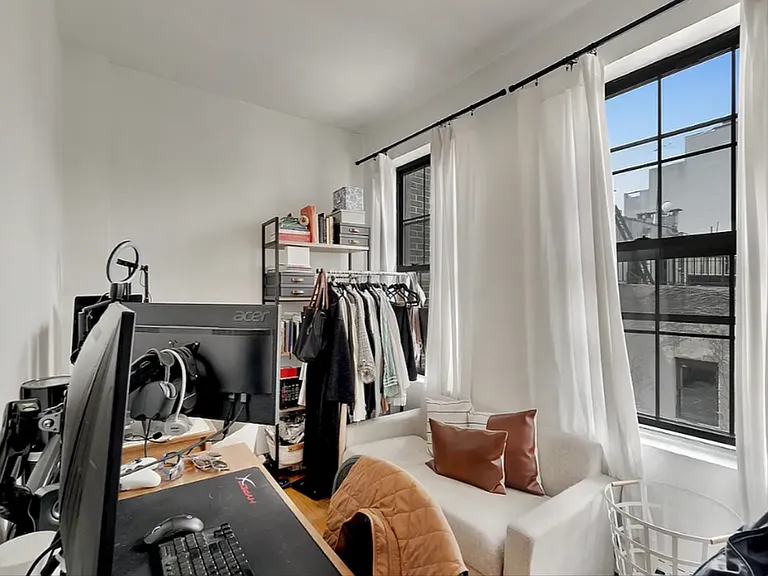 174 Roebling St #2 — Photo 2